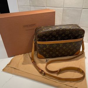 Louis Vuitton Trocadero 30 - Monogram